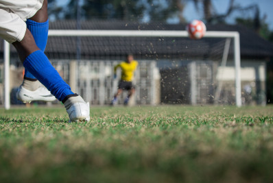 Escola de Futebol da Bayer retorna com inscrições abertas na Baixada Fluminense