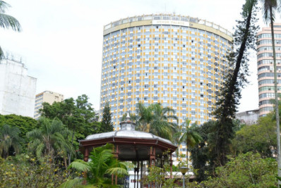 Vídeo: incêndio atinge prédio do antigo Othon Palace, no centro de Belo Horizonte