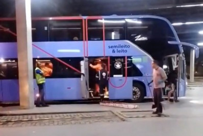 Passageiro embarca em ônibus em Cabo Frio, passa mal e morre em Juiz de Fora, Minas