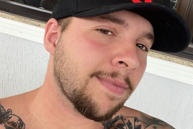 Influenciador passa mal na Sapucaí por fumar cigarro eletrônico: 'Fiquei sem respirar'