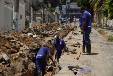 Ruas do Centro e Mutondo recebem drenagem