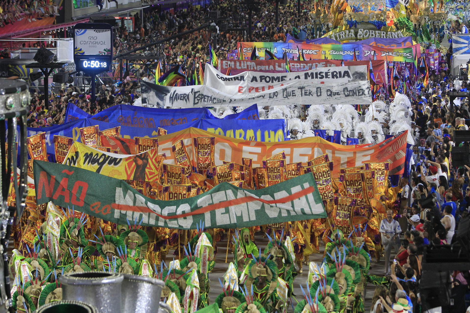 G.R.E.S Beija-Flor de Nilópolis desfilou na segunda noite de desfile do Grupo Especial - Reginaldo Pimenta/Agencia O Dia