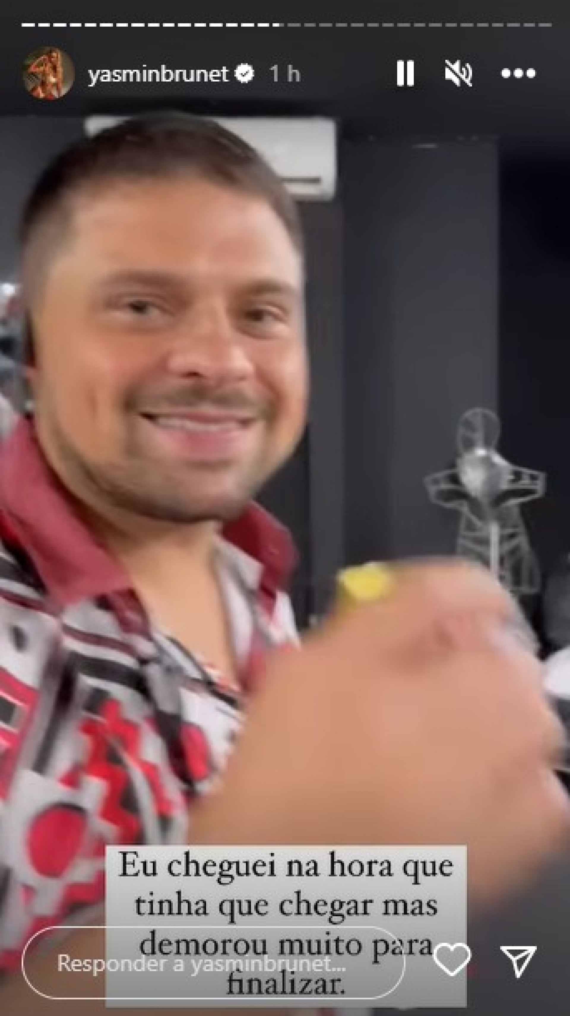 Yasmin Brunet usa Instagram para desabafar sobre desfile com a Grande Rio - Reprodução Internet