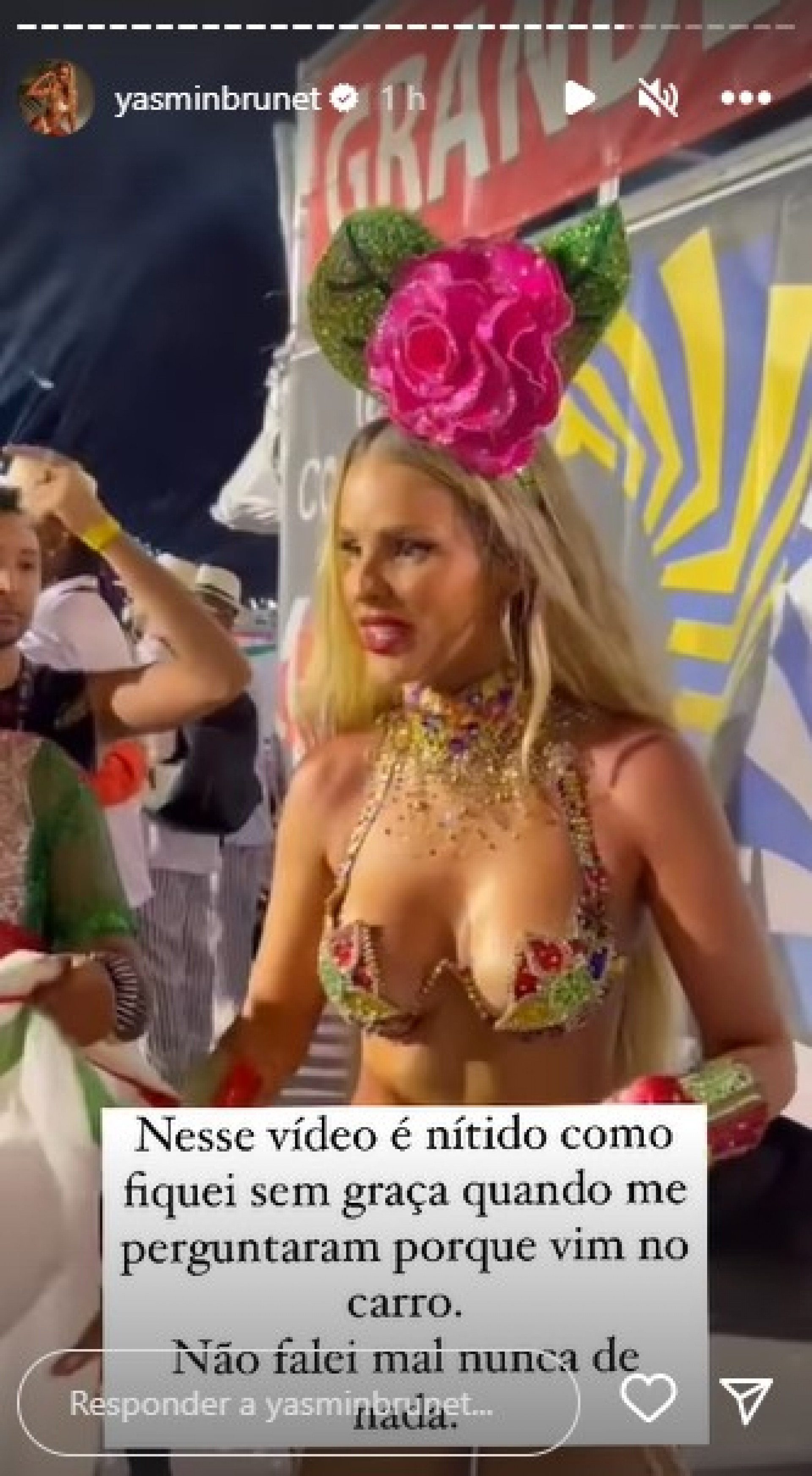 Yasmin Brunet usa Instagram para desabafar sobre desfile com a Grande Rio - Reprodução Internet