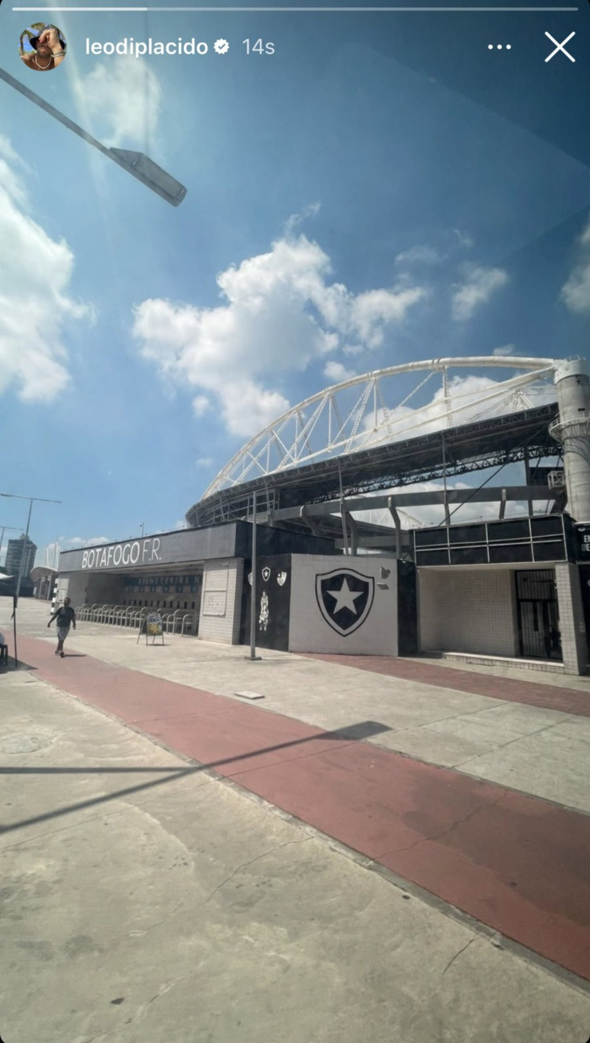 Di Pl&aacute;cido registrou sua chegada ao Est&aacute;dio Nilton Santos - Reprodu&ccedil;&atilde;o/Instagram