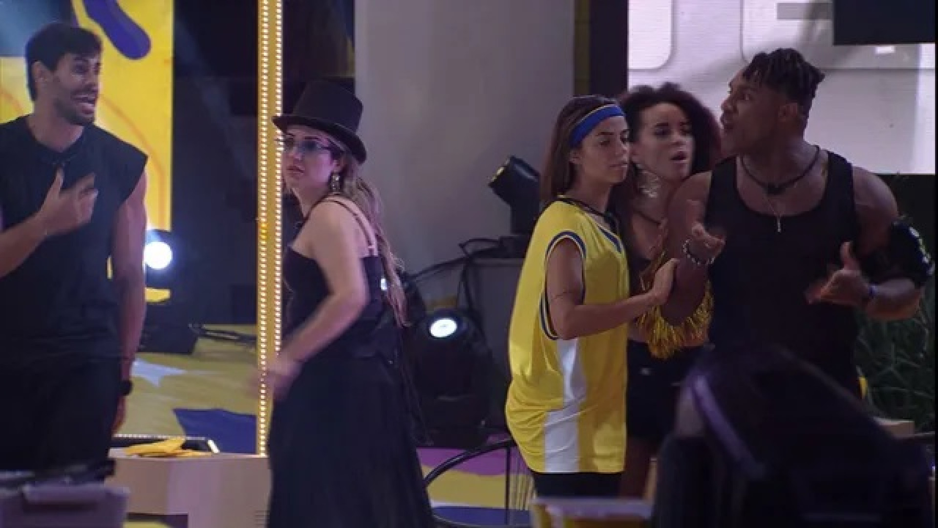 Fred Nicácio e Antonio Cara de Sapato discutem - Reprodução de vídeo / TV Globo