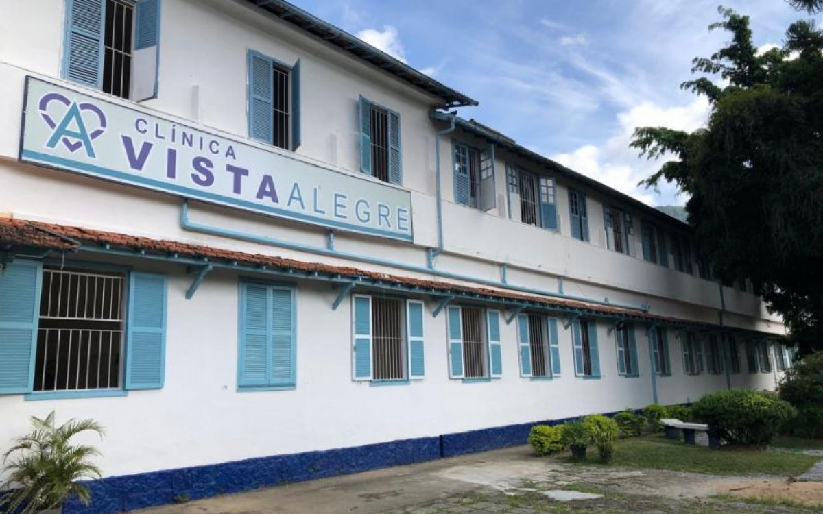 Cl&iacute;nicas de Petr&oacute;polis receberam idosa  internada a for&ccedil;a pela filha