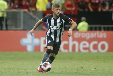 Lucas Fernandes critica novas expulsões e pede calma ao Botafogo: 'Levantar a cabeça'