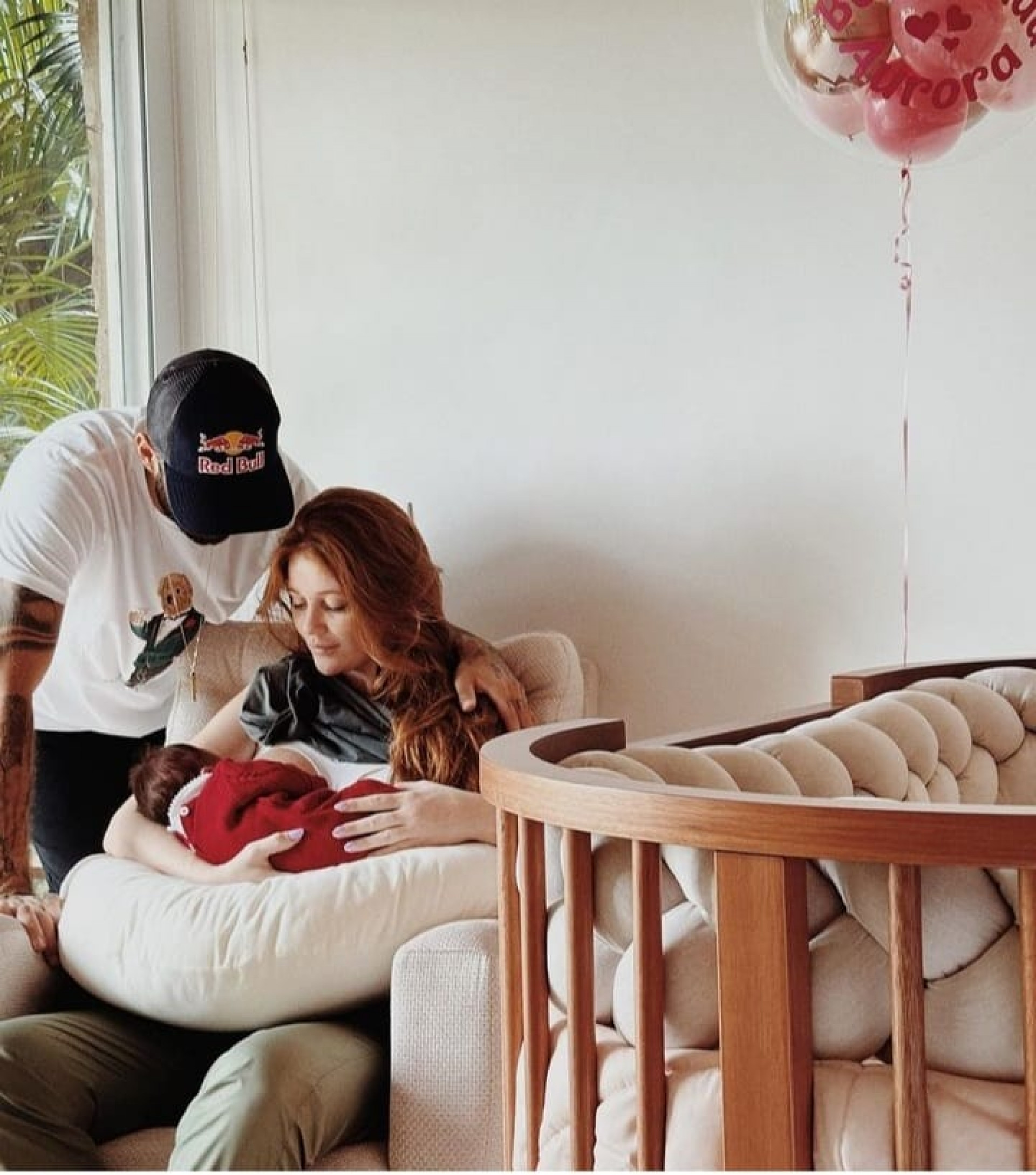 Filha de Cintia Dicker e Pedro Scooby completou dois meses - Reprodução/Instagram