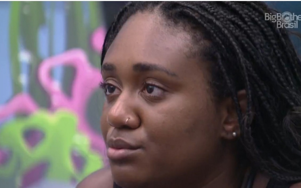  Sarah conversa com Aline ap&oacute;s forma&ccedil;&atilde;o do pared&atilde;o