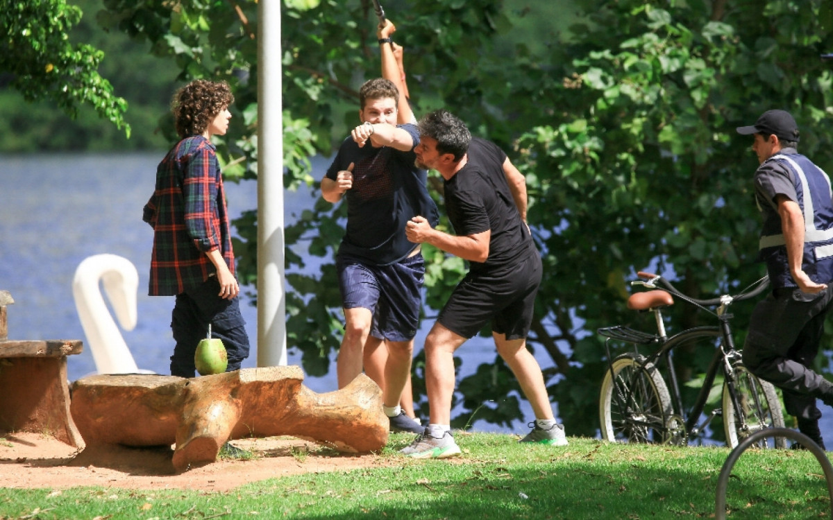 Thiago Fragoso e Rodrigo Lombardi gravaram cena de briga na Lagoa