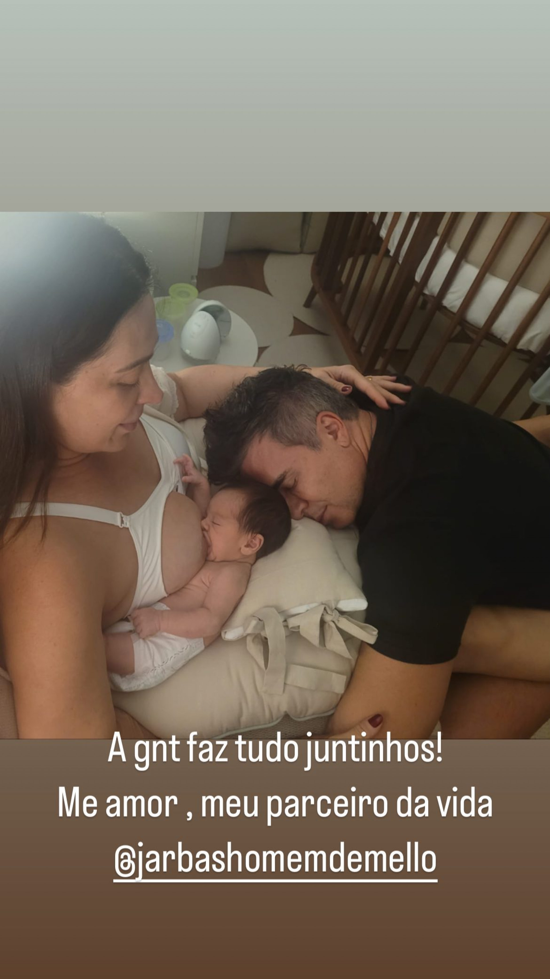 Claudia Raia posta clique delicado com o filho, Luca, e o marido, Jarbas Homem de Mello - Reprodução/Instagram