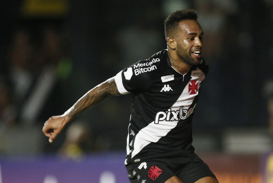 Clube da Série B negocia contratação de Alex Teixeira, ex-Vasco