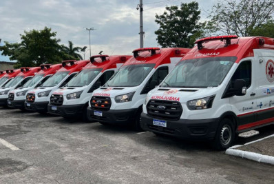 Governador Cláudio Castro e autoridades realizam entrega da nova frota de ambulâncias do SAMU nesta terça (28)
