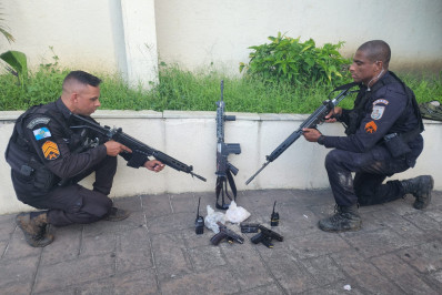 Dois suspeitos morrem e um fica ferido em confrontos com a PM na Zona Oeste