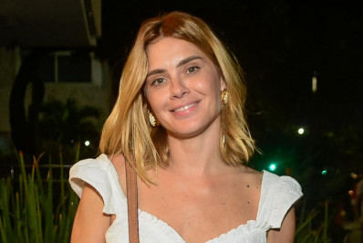 Famosos prestigiam aniversário de Regina Casé na Zona Sul do Rio