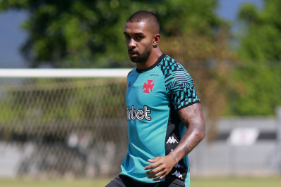 Reforço do Vasco é registrado no BID da CBF e pode estrear contra o Flamengo