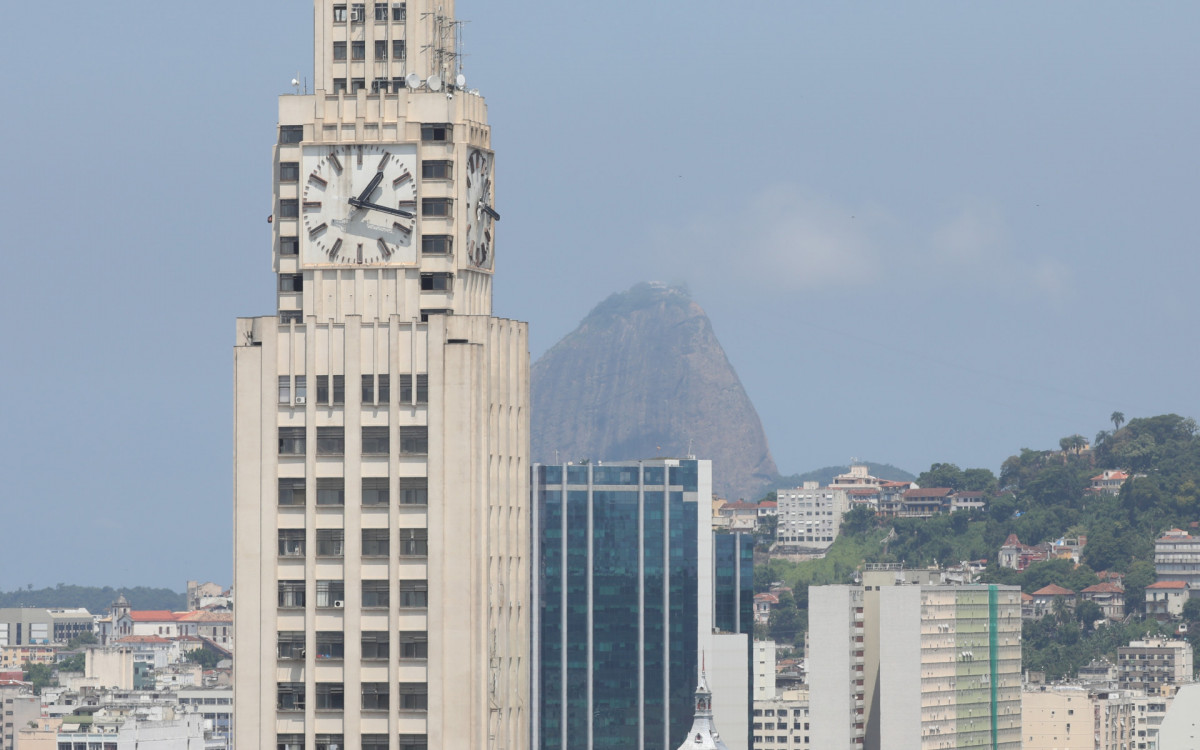PAUTA ESPECIAL - O guia tur&iacute;stico Cosme, morador e guia no morro da Provid&ecirc;ncia faz passeios tur&iacute;sticos pelo morro atrav&eacute;s do Rol&eacute; dos Favelados. 