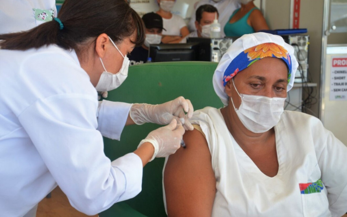 Os moradores devem procurar as UBSs para a vacinação.
