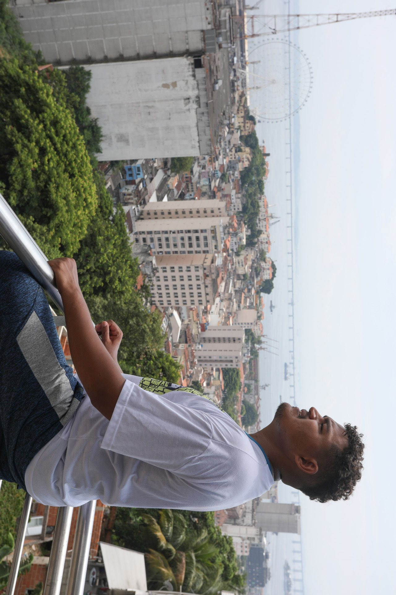 PAUTA ESPECIAL - O guia tur&iacute;stico Cosme, morador e guia no morro da Provid&ecirc;ncia, faz passeios tur&iacute;sticos pelo morro atrav&eacute;s do Rol&eacute; dos Favelados. 