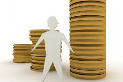 Renda média real do trabalhador fecha 2022 com queda de 1%