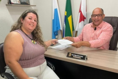 Prefeito de Arraial do Cabo anuncia retomada de obra