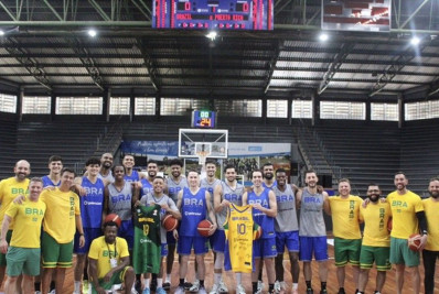Seleção de basquete leiloa camisas para ajudar vítimas das chuvas no litoral norte de São Paulo