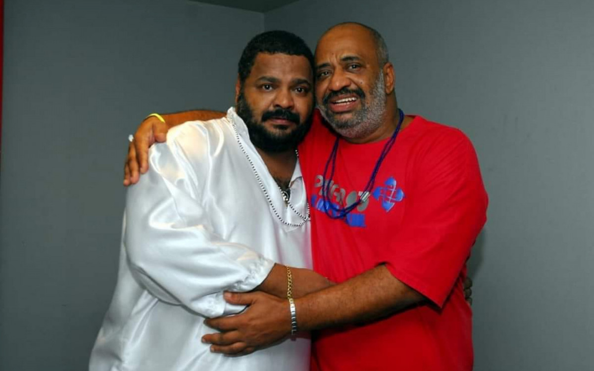 Arlindo Cruz e o irm&atilde;o, o compositor Acyr Marques