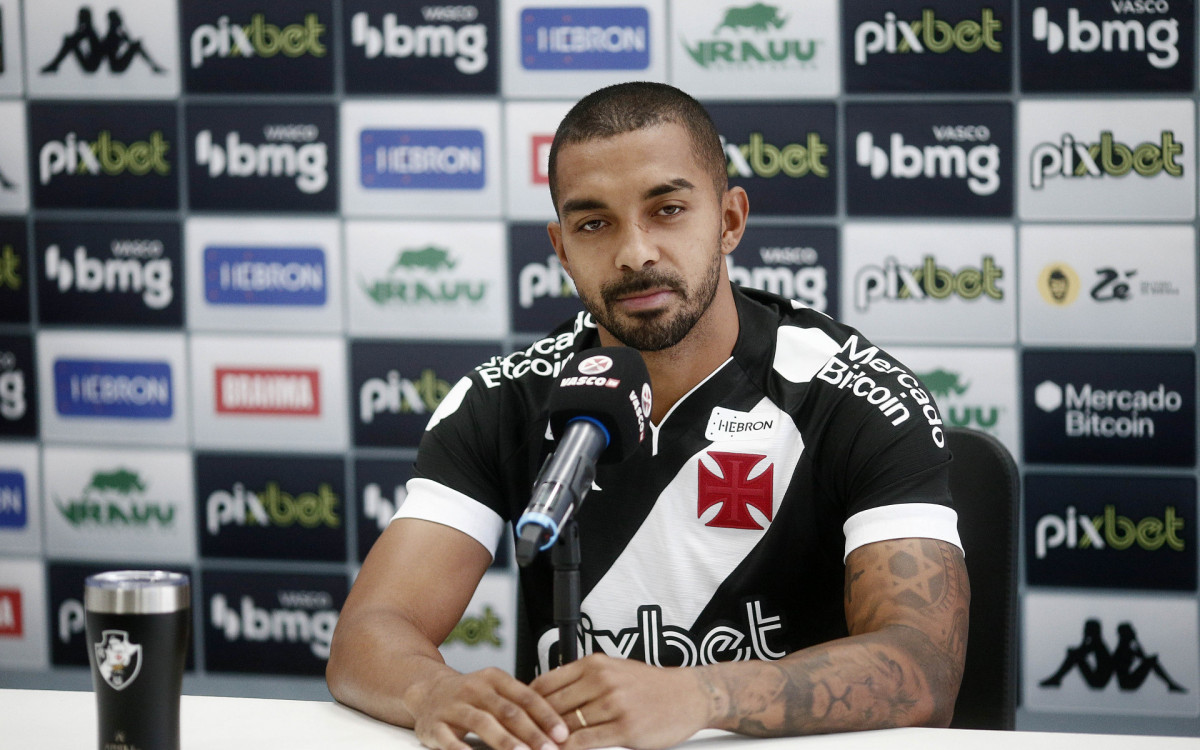 Paulo Henrique foi apresentado como reforço do Vasco