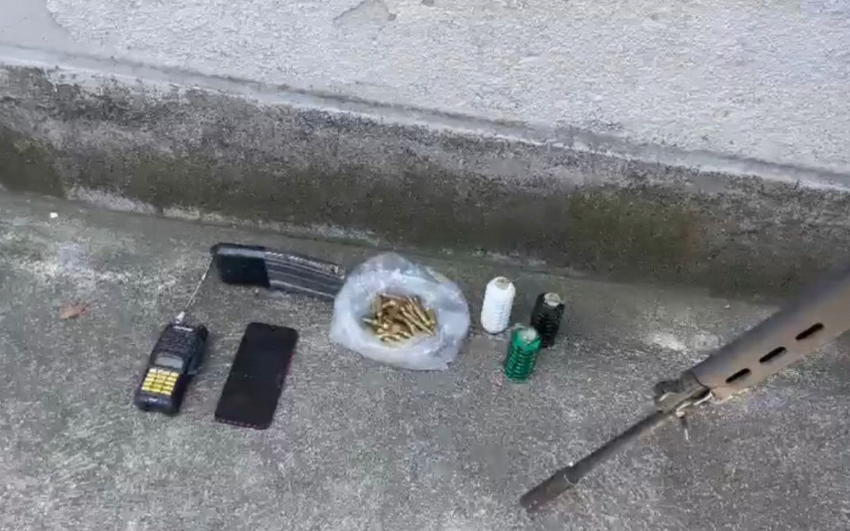 Fuzil, artefatos explosivos e drogas foram apreendidos durante ocupa&Atilde;&Acirc;&Atilde;&Acirc;&sect;&Atilde;&Acirc;&Atilde;&Acirc;&pound;o da PM na Chacrinha