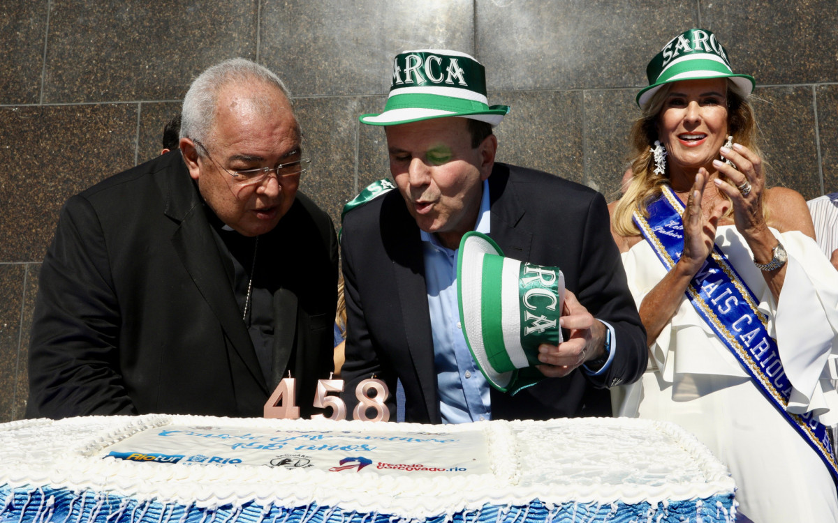 Cardeal Orani Jo&atilde;o Tempesta, prefeito Eduardo Paes e Hel&ocirc; Pinheiro celebram anivers&aacute;rio do Rio no Cristo Redentor