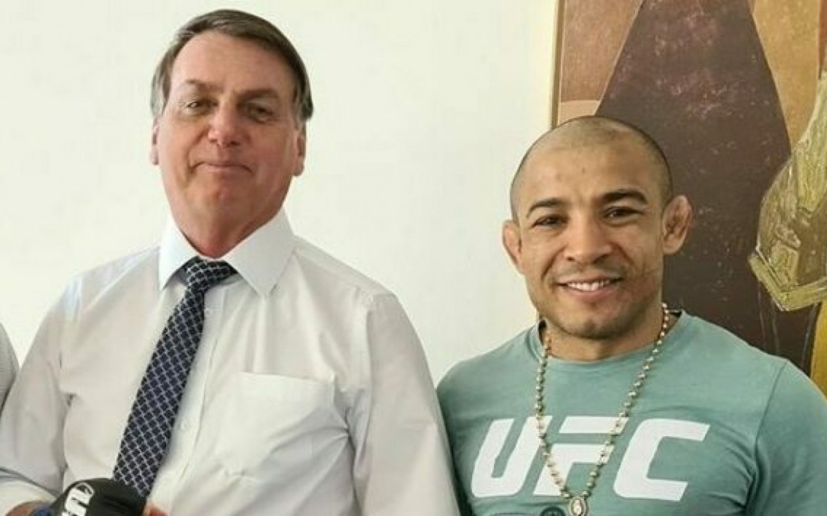 Jair Bolsonaro ao lado de Jos&eacute; Aldo: presidente ficou na casa do lutador nos EUA