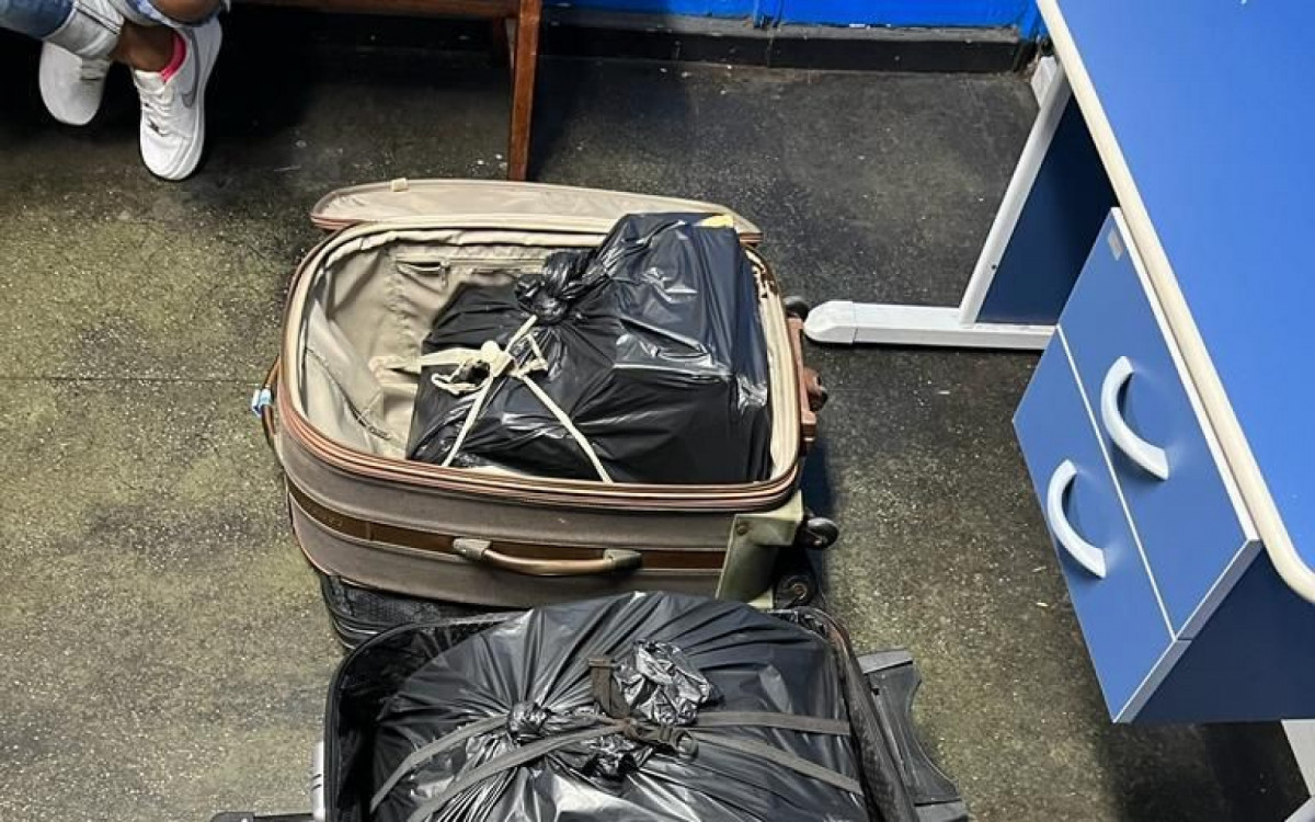 Três mulheres foram presas na Rodoviária Novo Rio com 40kg de drogas - Divulgação / Disque Denúncia