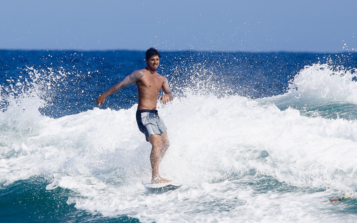 Gabriel Medina surfou na praia da Barra da Tijuca