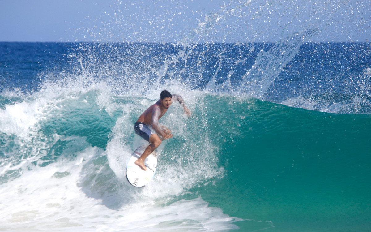 Gabriel Medina surfou na praia da Barra da Tijuca