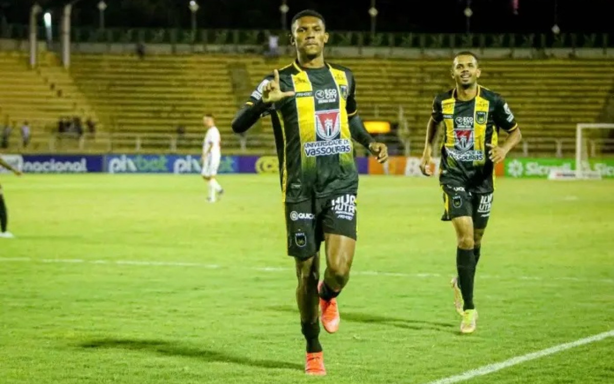 Lel&ecirc; disse que conversou muito com Fred e Fernando Diniz 