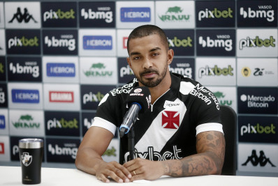 Paulo Henrique é apresentado e promete disputar vaga com Pumita: 'Quem ganha é o Vasco'
