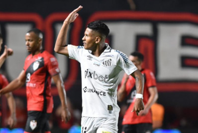 Para avançar na negociação por Ângelo, diretoria do Flamengo se reúne com empresário e acena com possibilidade de pagar R$ 71 milhões por 80% 