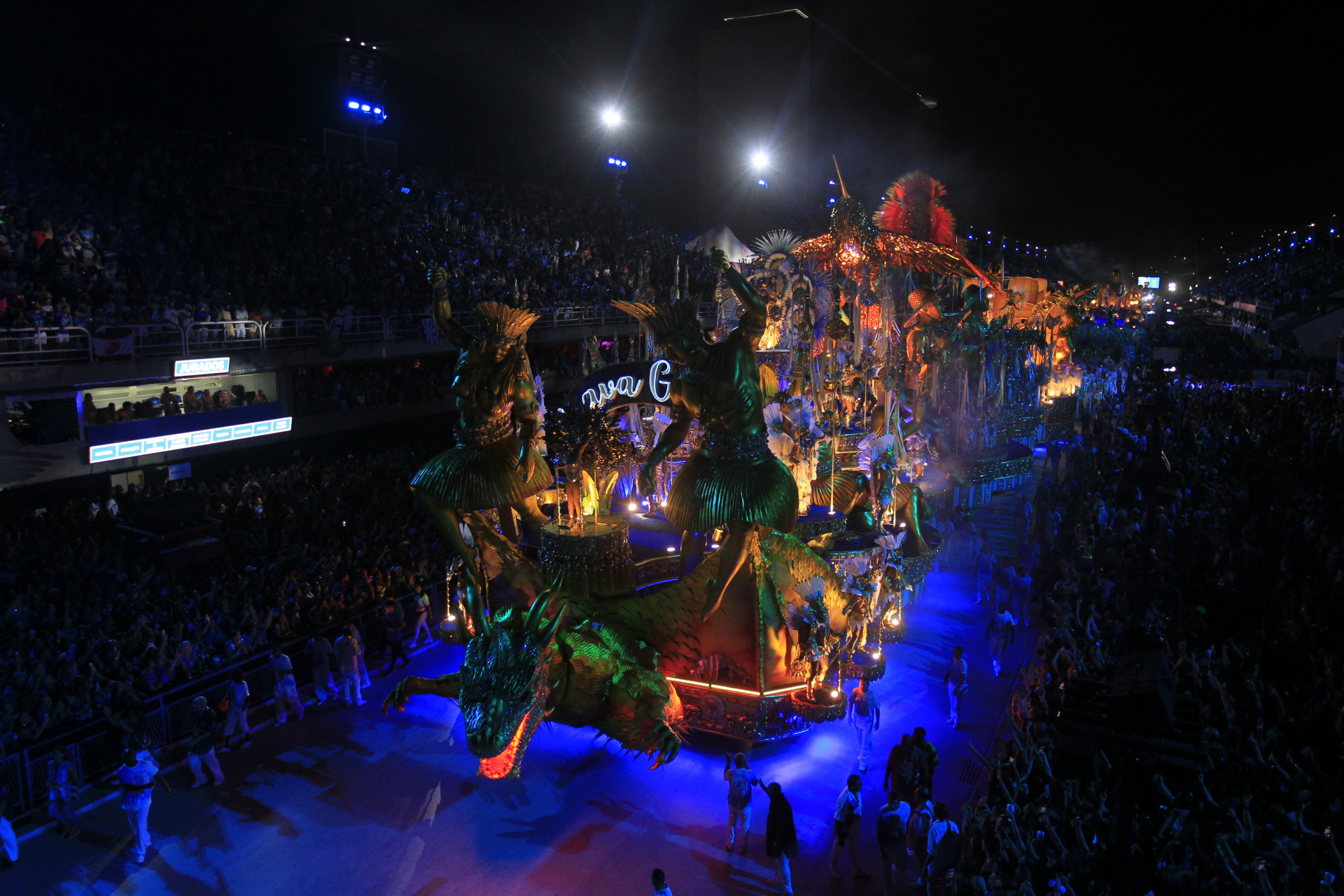 G.R.E.S Beija-Flor de Nilópolis desfilou na segunda noite de desfile do Grupo Especial - Reginaldo Pimenta/Agencia O Dia
