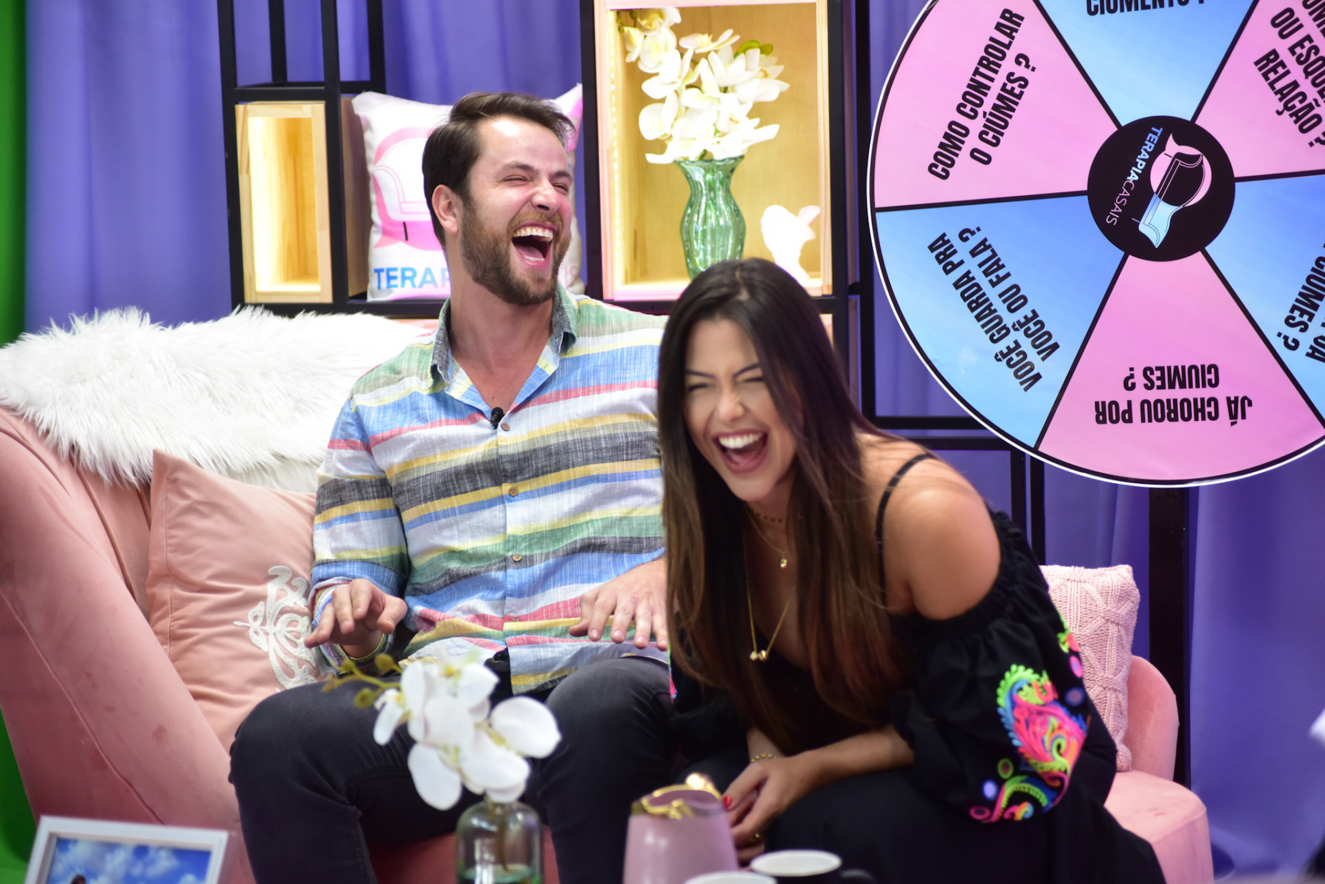 Ex-BBBs Laís Caldas e Gustavo Marsengo na estreia do 'Terapia de Casais' - Leo Franco / AgNews