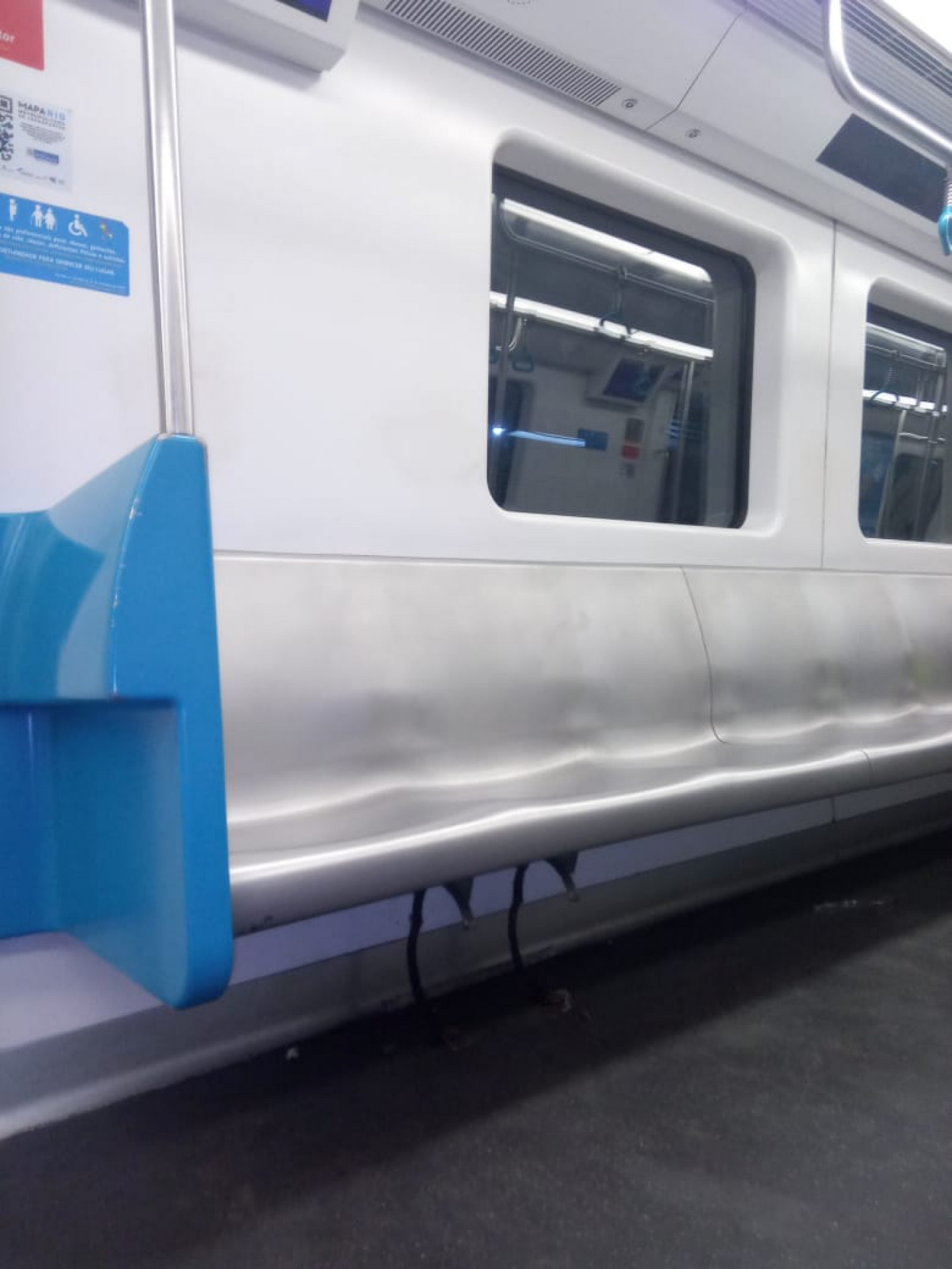 Passageiro registrou um dos vag&otilde;es do Metr&ocirc;Rio sem extintor de inc&ecirc;ndio - Divulga&ccedil;&atilde;o