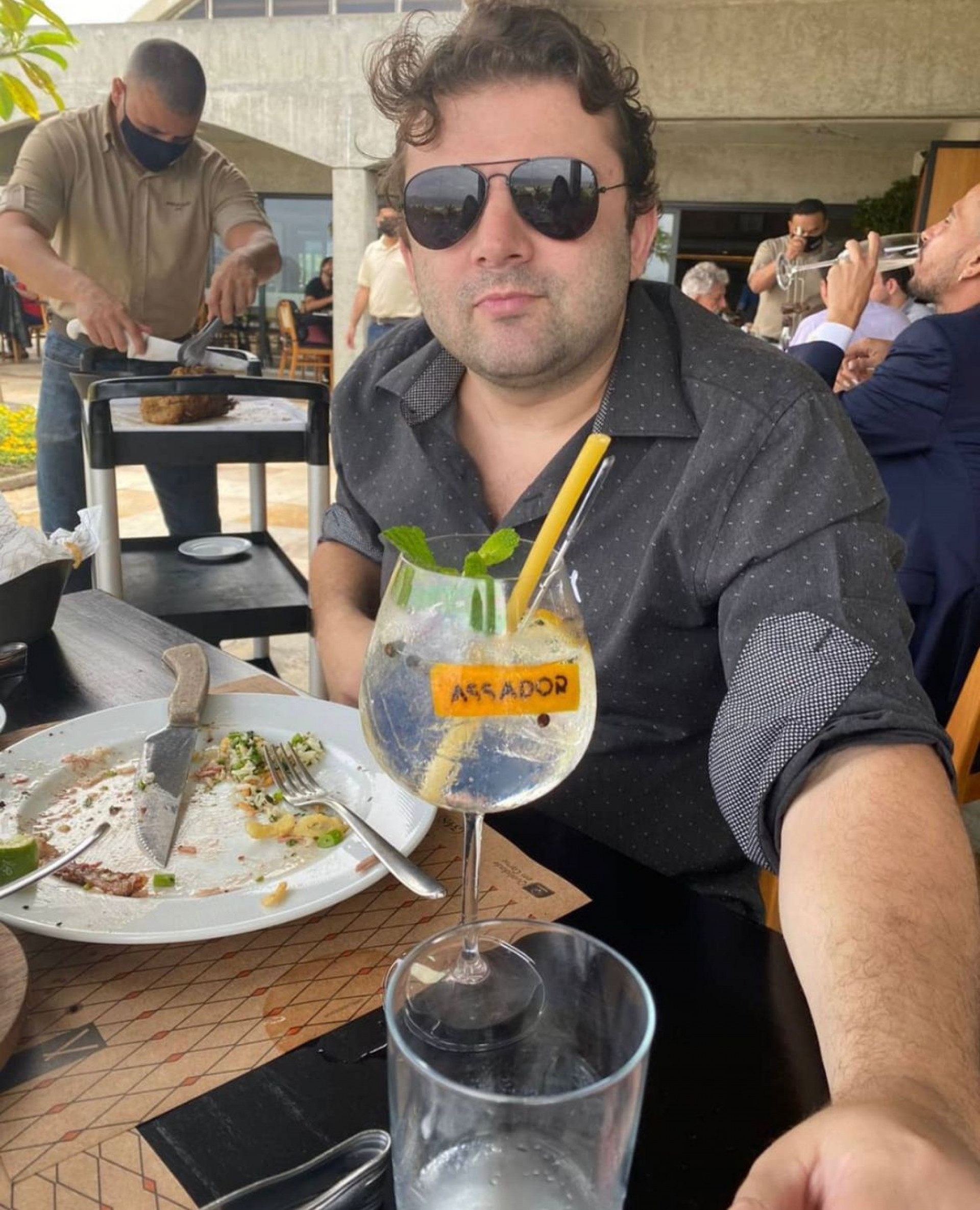 Constantemente, Bruno Roxo publicava em seu perfil no Instagram fotos em restaurantes bons e caros em diversos lugares do Rio e do Brasil - Reprodução