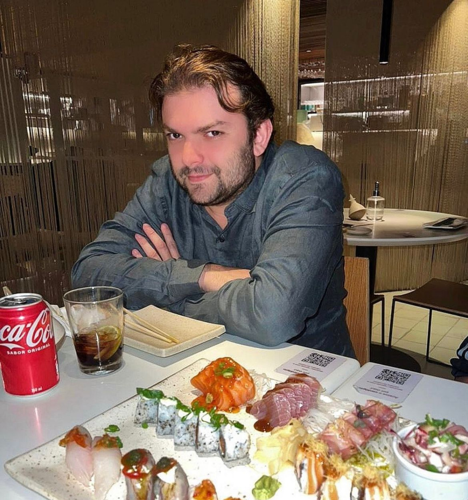 Constantemente, Bruno Roxo publicava em seu perfil no Instagram fotos em restaurantes bons e caros em diversos lugares do Rio e do Brasil - Reprodução