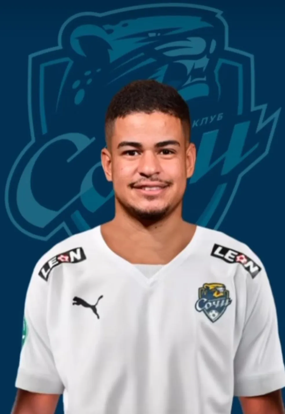 Miguel sendo anunciado pelo Sochi FC, da R&uacute;ssia - Divulga&ccedil;&atilde;o / Sochi FC