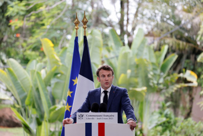 Macron declara que 'era de interferência francesa na África acabou'