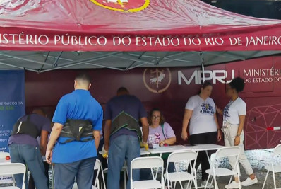 MP recebe denúncias sobre violência contra a mulher em ação itinerante na Central do Brasil