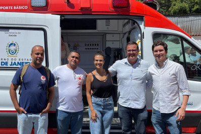Prefeitura de Areal recebe ambulância 0km para o Samu