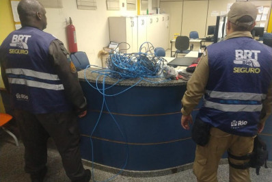 Homem é preso após furtar 100 metros de cabos da estação do BRT