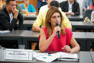 Deputada Célia Jordão cobra agilidade da Anatel para envio de alerta de desastres naturais no Estado