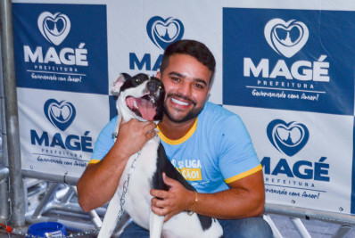Animais são adotados na 1ª Feira de Adoção de Cães e Gatos de Magé